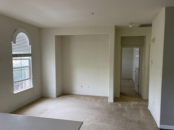 2nd image of 3405 Vittoria Pl