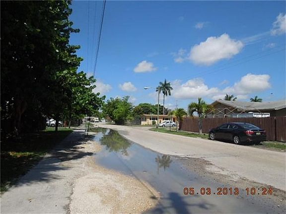 3rd image of 1330 W 54th St APT 211C