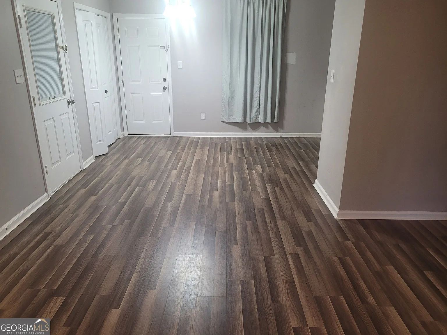 3 bed, 1.0 bath, 1000 sqft, $1,100 — Photo 3