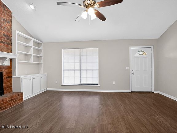 5th image of 16 Christopher Ct