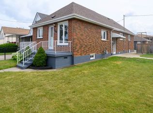 1240 Dunsmure Rd #2, Hamilton, ON L8H1L8