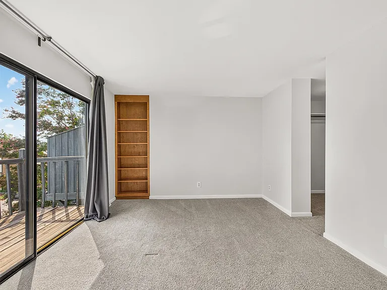 225 Harvest Dr — Photo 26