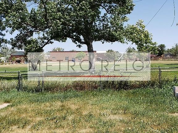 5th image of 910 37th St