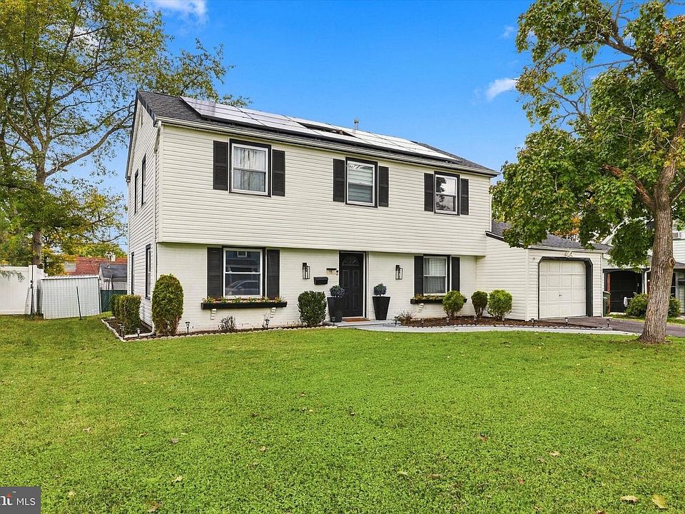 1st image of 15 Medley Ln