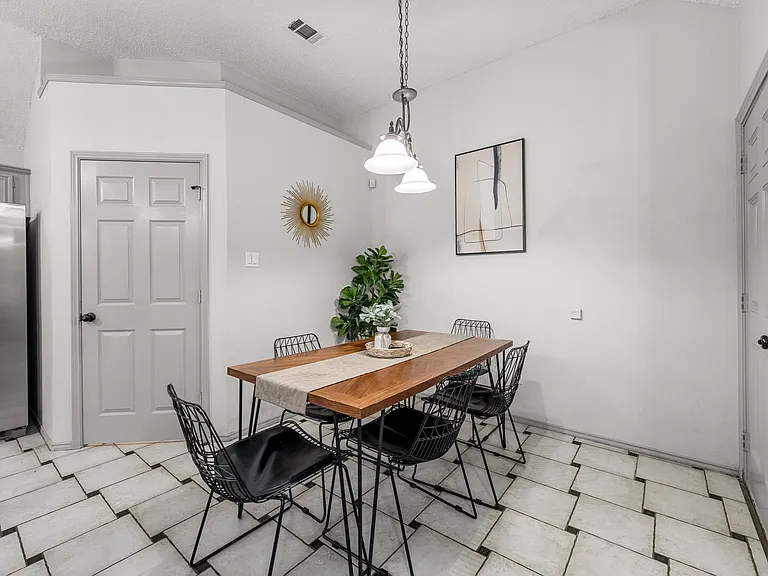 10313 Samantha Dr — Photo 26