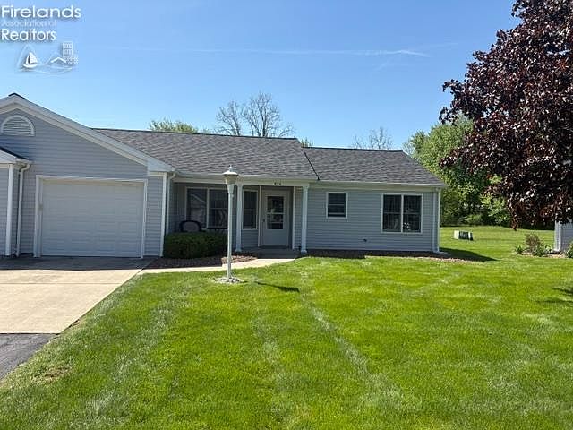 1st image of 894 Meadow Ln