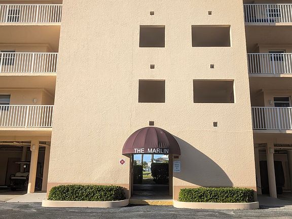 2nd image of 110 Whaler Dr APT 302