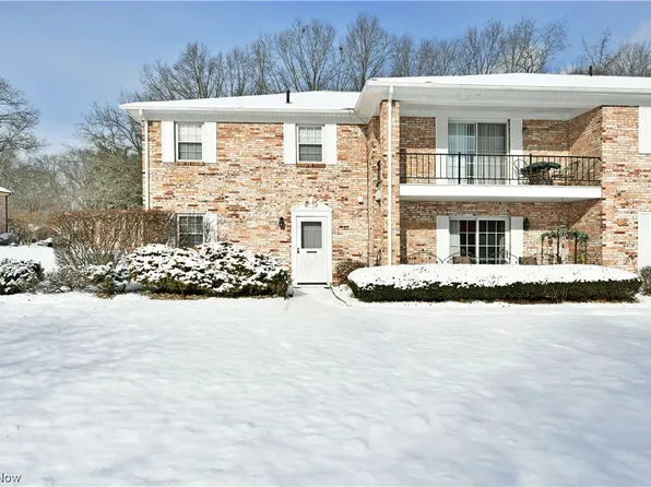 390 Quarry Ln NE Unit A, Warren, OH 44483