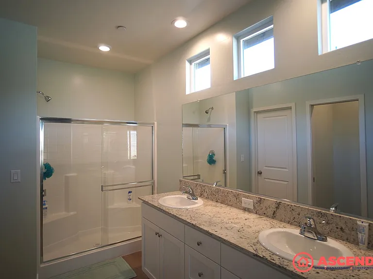 1018 Warwickshire Ave — Photo 18
