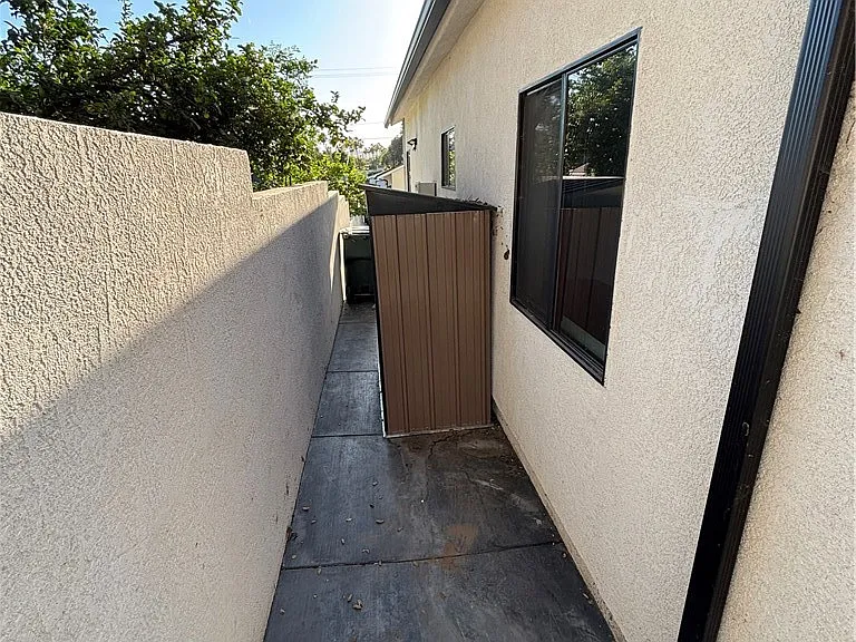 1668 Glen Ave — Photo 3