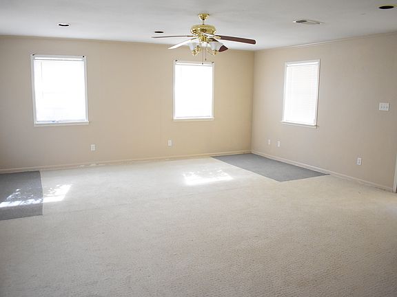 5th image of 523 Arbor Oak Dr