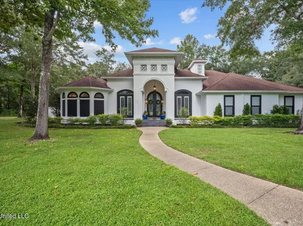 2401 Olde Oak Point, Ocean Springs, MS 39564