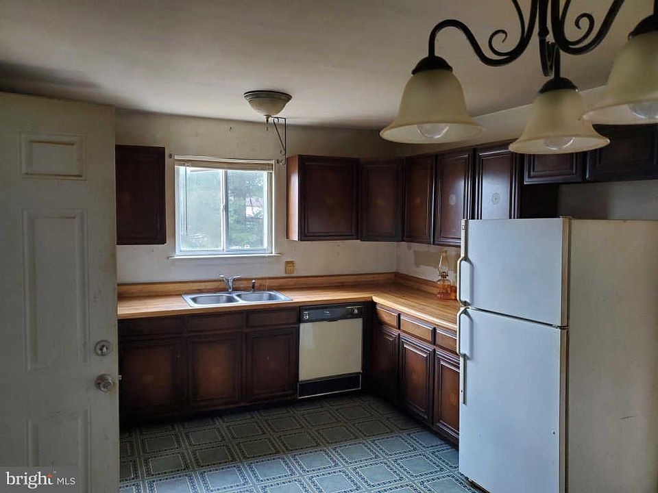 2nd image of 23901 Bridgetown Rd
