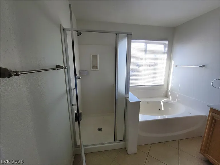 10799 Flame Vine Ct — Photo 32