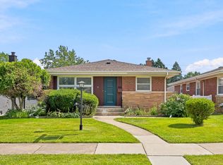 5107 Fairview Ln, Skokie, IL 60077