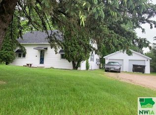 342 S Rush Lake Rd, Laurens, IA 50554