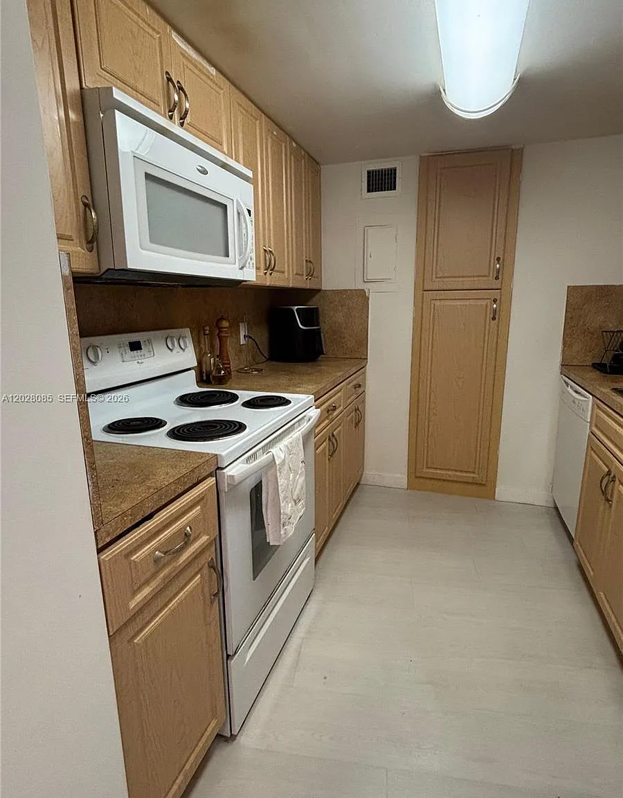 King Cole Condo — Photo 4