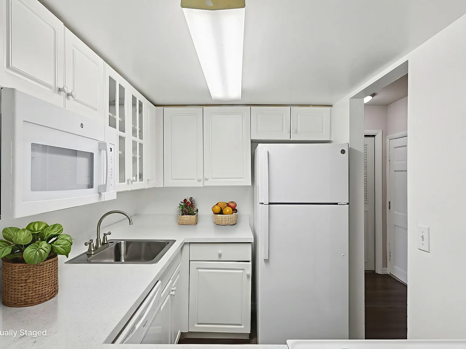 Greenwich Commons Apartment Homes — Photo 4