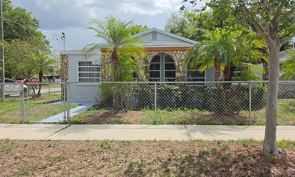 1st image of 1515 E 32ND AVENUE
