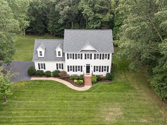 3rd image of 8610 Braystone Dr