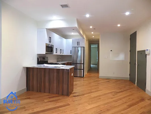 Rented by Blue Egg Realty Corp | media 35