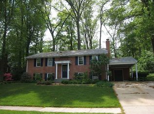 8853 Stark Rd, Annandale, VA 22003