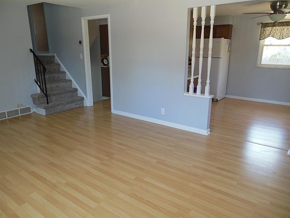 3rd image of 621 Carlisle Ave