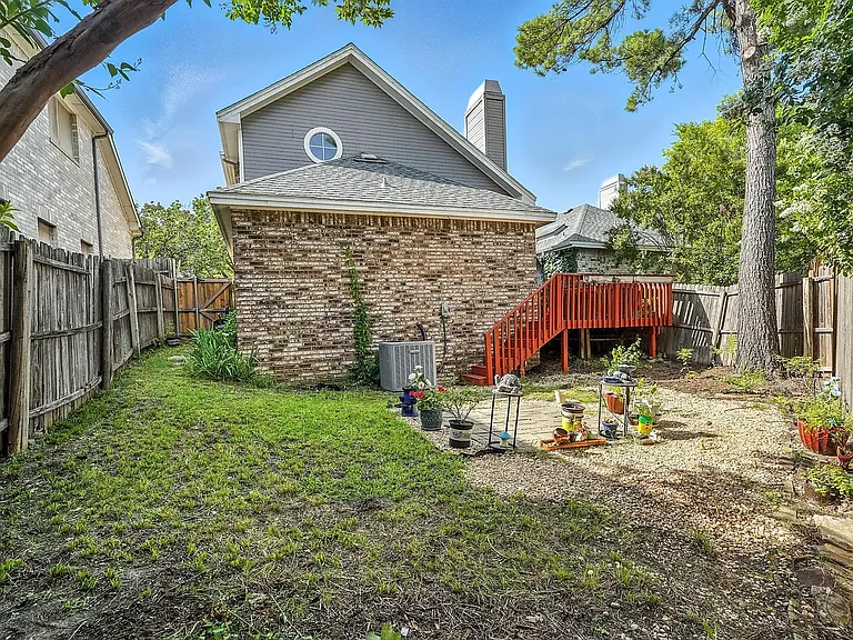 1426 Harmony Ln — Photo 39