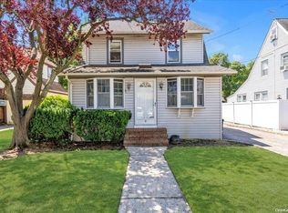 9 Donald Pl, East Rockaway, NY 11518