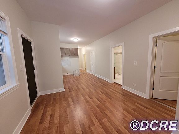 3rd image of 1838 N Fremont St Unit 1