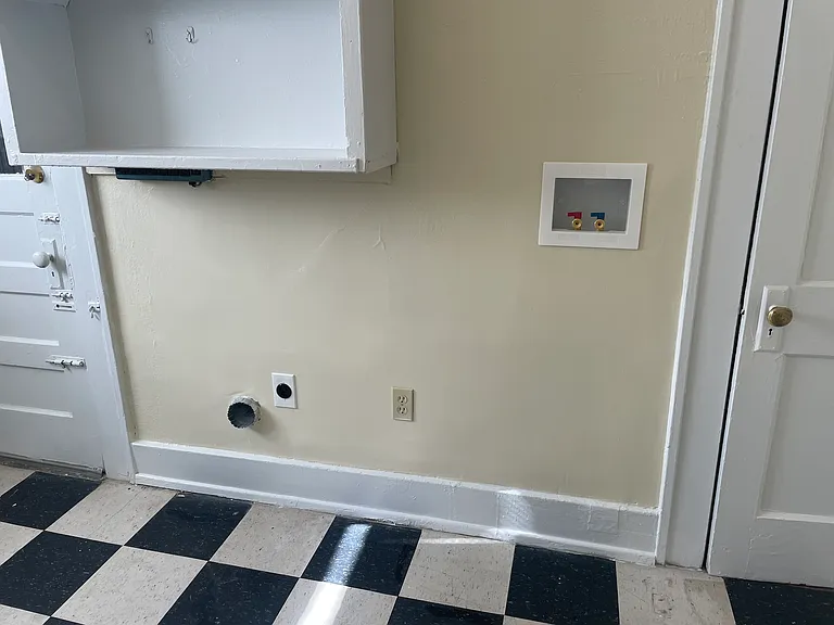 2510 Caldwell Ave S — Photo 14