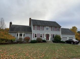 3 Josiah Dr, Upton, MA 01568