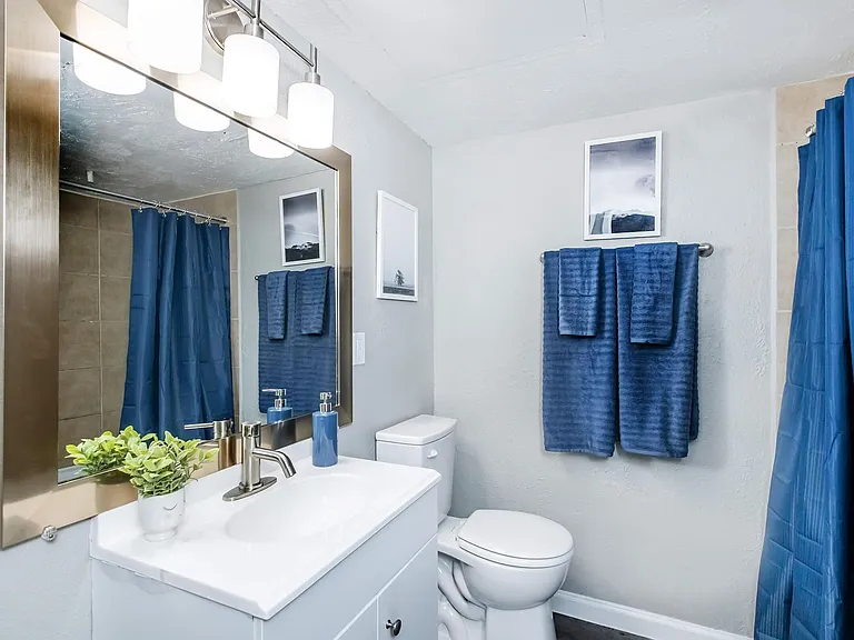 Sierra Heights Apartments — Photo 33