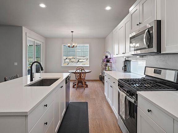 5th image of 20774 SE Iron Horse Ln