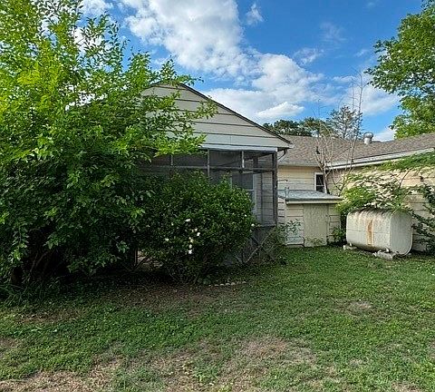 5th image of 354 Marine Dr