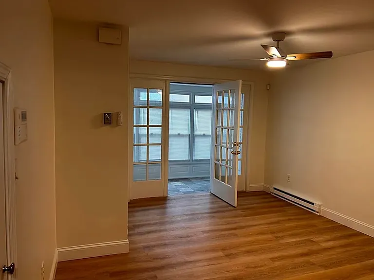 1 N Parker Ave — Photo 4