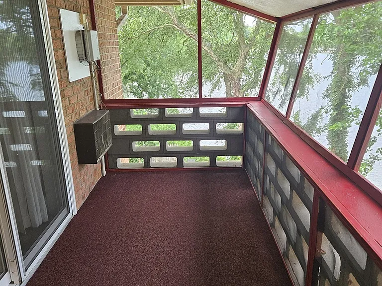 Lake Club Apartments — Photo 33