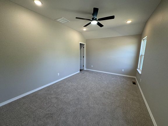 4th image of 1413 S Barnard Way