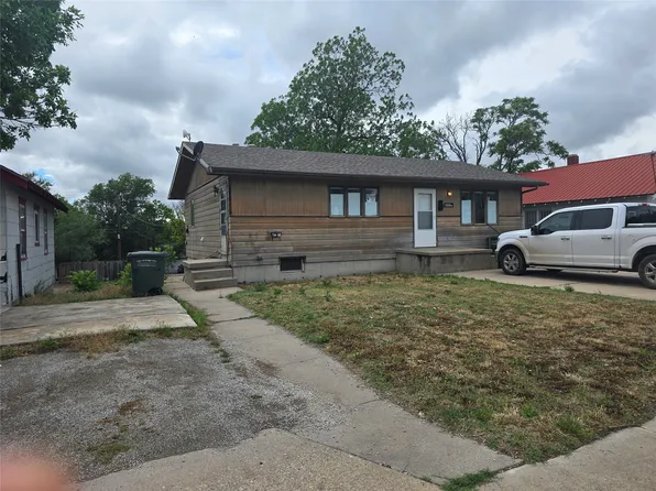 1309 8th Ave, Dodge City, KS 67801