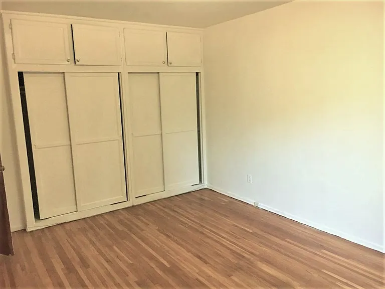 838 N Hayworth Ave #8 — Photo 7
