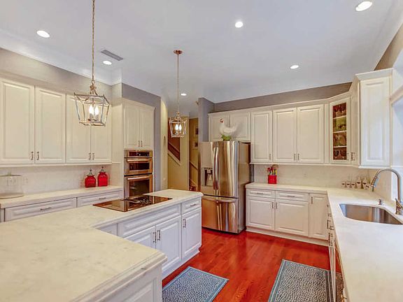 5th image of 320 Sea Moss Ln