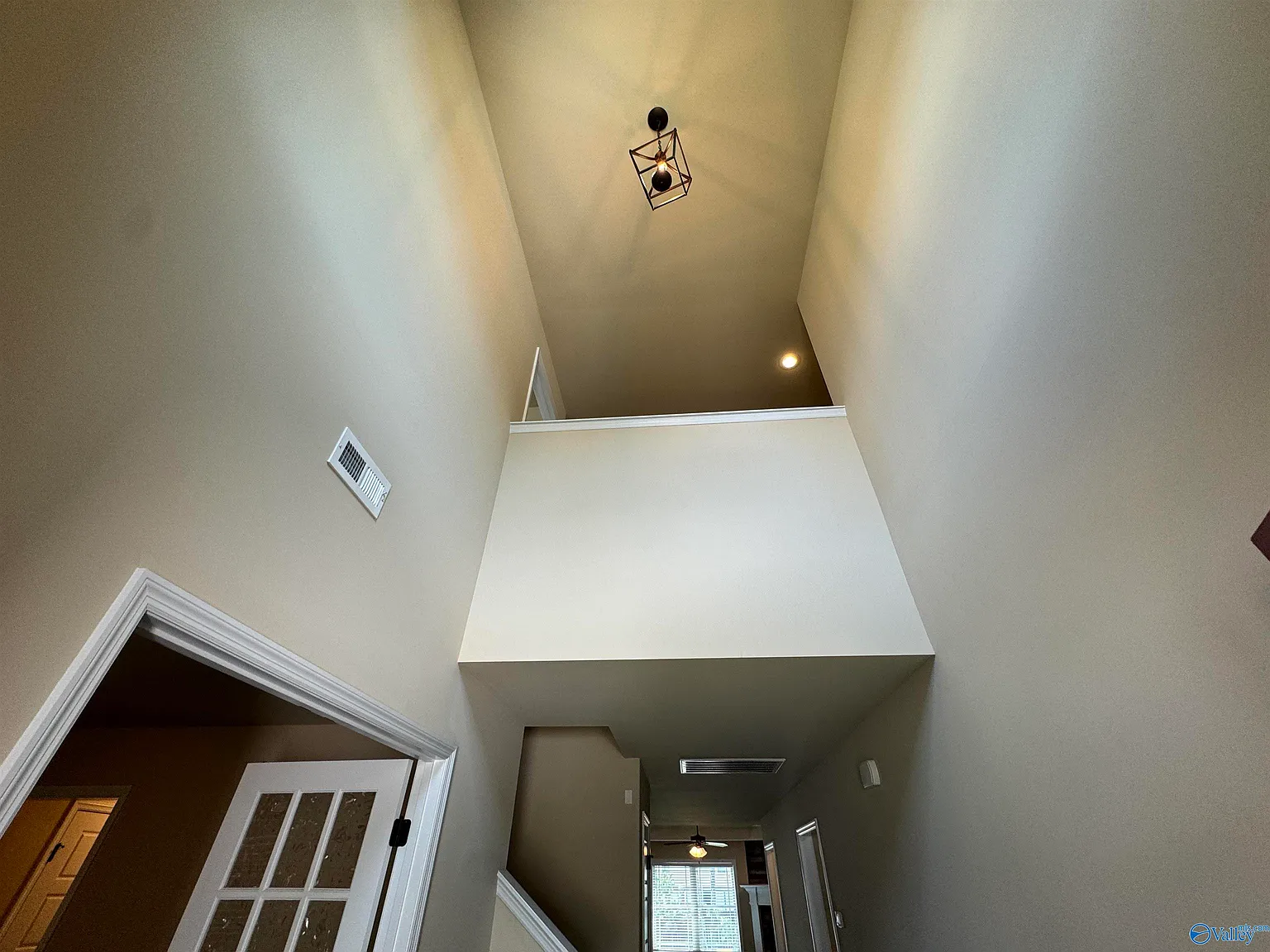 4 bed, 2.5 bath, 2865 sqft, $2,600 — Photo 4