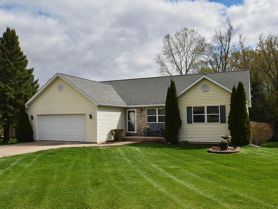 1st image of W5213 Lakewood Cir
