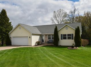 W5213 Lakewood Cir, Elkhorn, WI 53121