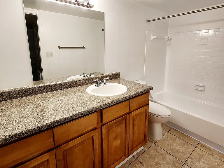 Sunscape Apartment Homes — Photo 9