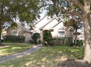 5103 Colonial Ct, Pasadena, TX 77505