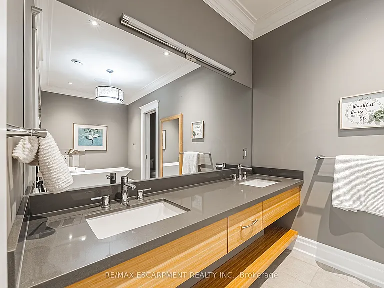 597 Old York Rd — Photo 20