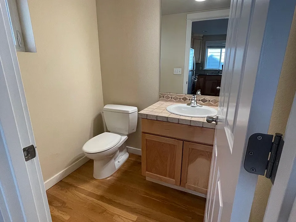 downstairs 1/2 bathroom