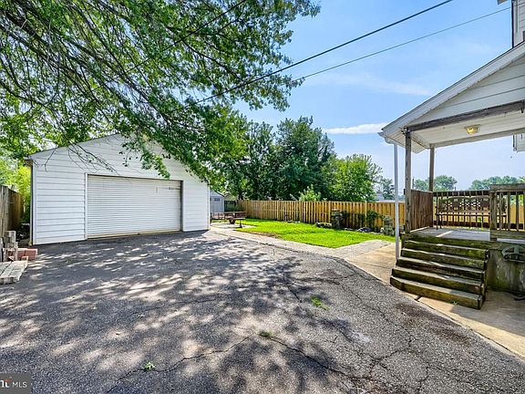 4th image of 517 Elmwood Rd