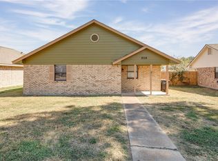 808 Camellia Ct, College Station, TX 77840